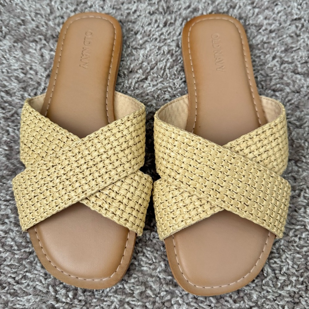 Woven Tan Rafia Straw Criss Cross Sandals | size 6